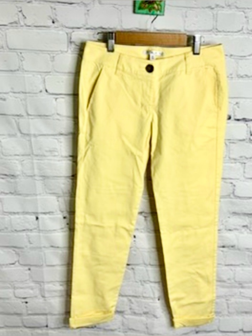 CABI Yellow Summer Fun Cropped Pants 00